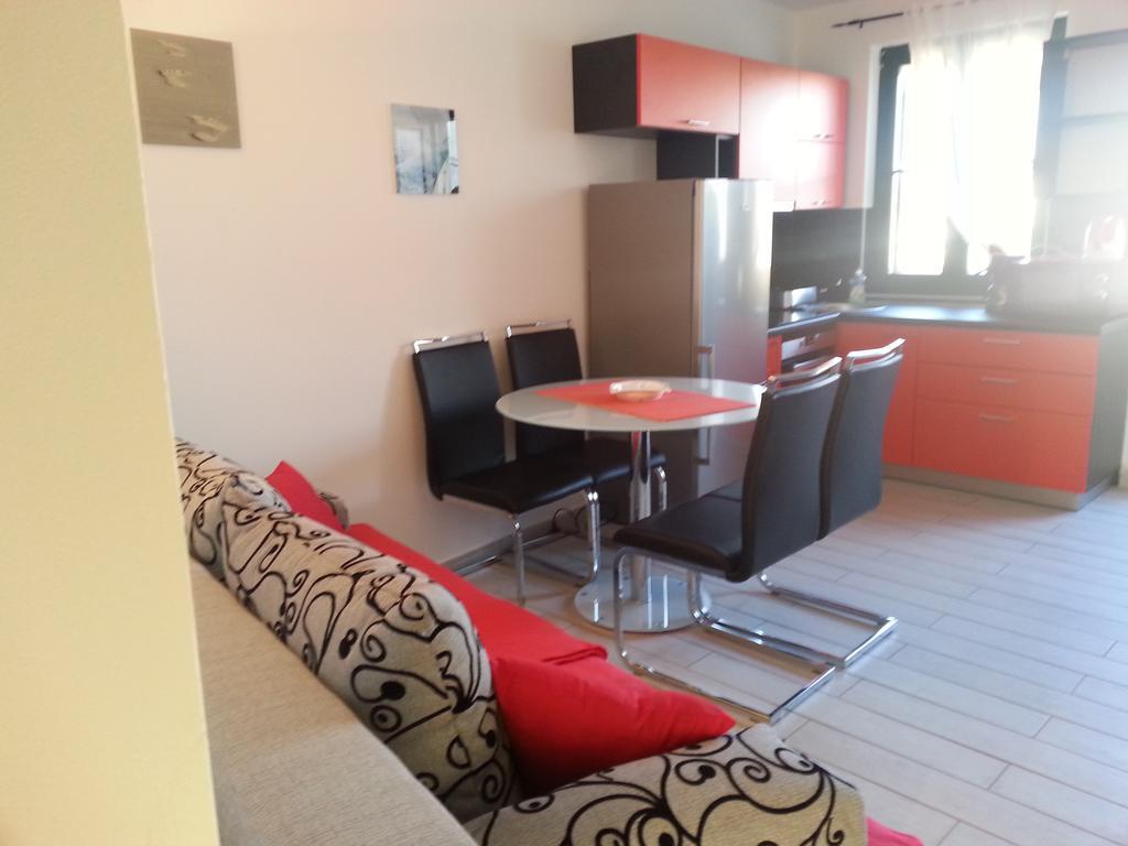 Apartments Lori Biograd Na Moru Room photo